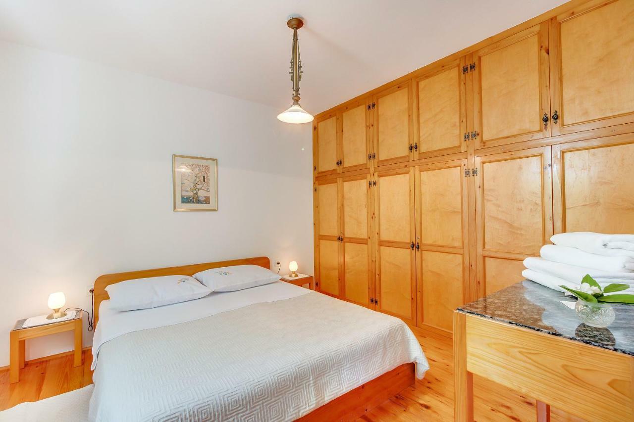 Apartman Pia Mali Losinj Exterior photo